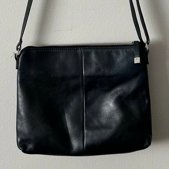 margot Handbags - Margo New York Leather Simple Crossbody Black